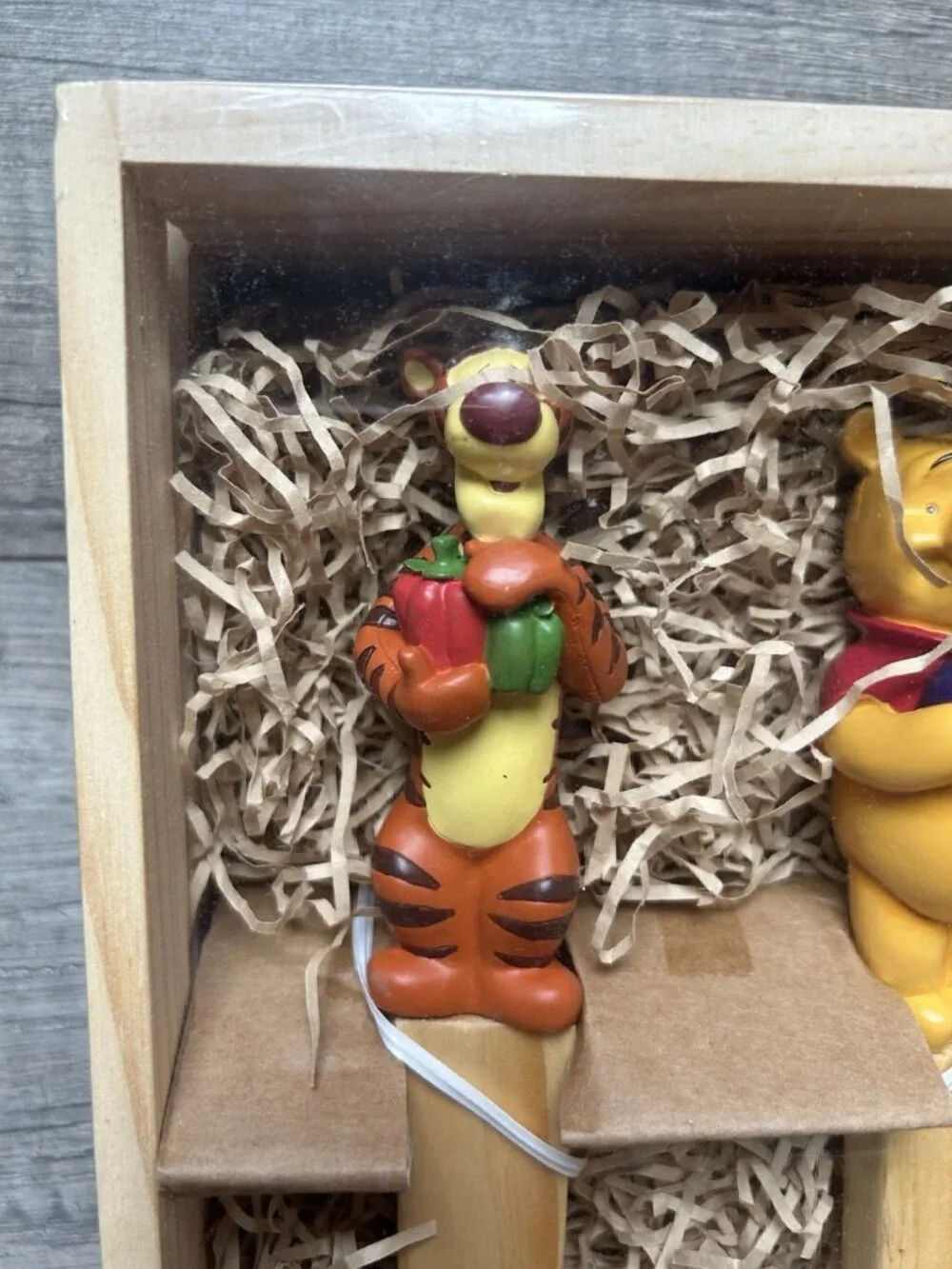 Disney Store Simply Winnie Pooh Tigger Wooden Salad Serving Set Spoon Fork NIB